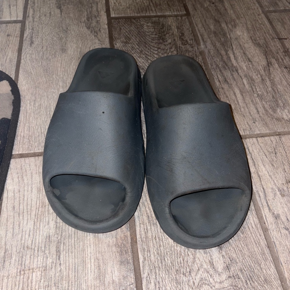 Adidas YZY Slide in Slate Marine